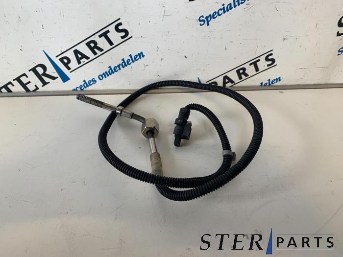 Usagé Sensor température d’échappement Mercedes E (W212) E-220 CDI 16V BlueEfficiency Prix € 34,95 Règlement à la marge proposé par Sterparts Mercedes specialist