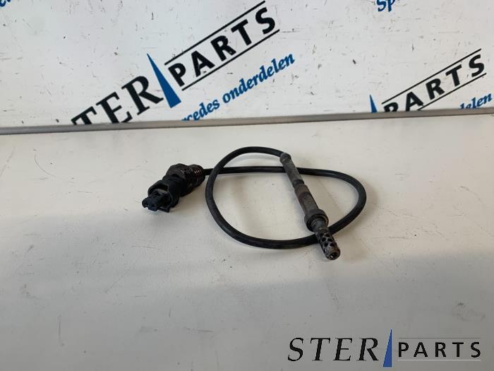 Usagé Sensor température d’échappement Mercedes A (W169) 2.0 A-160 CDI 16V 5-Drs. Prix € 24,95 Règlement à la marge proposé par Sterparts Mercedes specialist