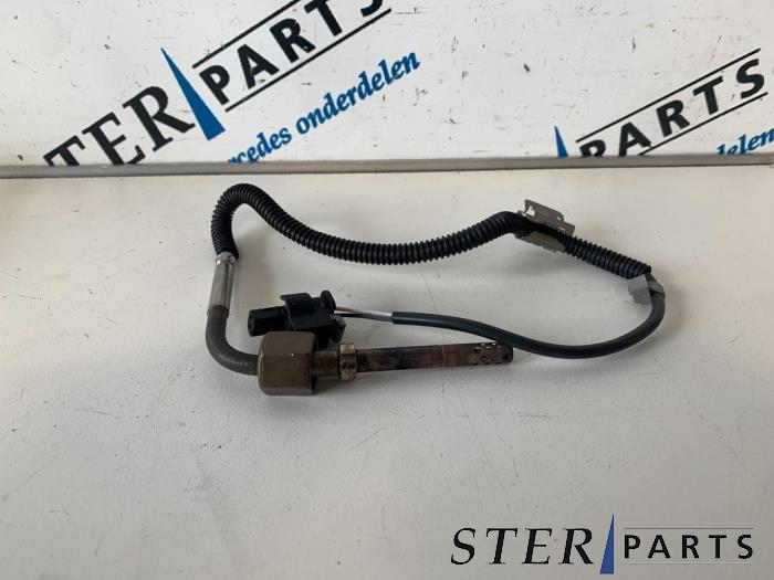 Usagé Sensor température d’échappement Mercedes C (W204) 2.2 C-220 CDI 16V BlueEFFICIENCY Prix € 34,95 Règlement à la marge proposé par Sterparts Mercedes specialist
