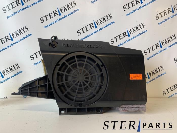 Begagnade Bashögtalare Mercedes E Combi (S211) 3.2 E-320 CDI 24V Pris € 59,50 Marginaltabell erbjuds av Sterparts Mercedes specialist