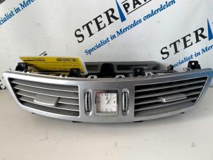 Used Dashboard vent Mercedes S (W221) 3.0 S-320 CDI 24V Price € 49,95 Margin scheme offered by Sterparts Mercedes specialist
