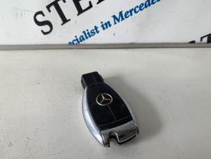 Usagé Clé Mercedes S (W221) 3.0 S-320 CDI 24V Prix € 25,00 Règlement à la marge proposé par Sterparts Mercedes specialist
