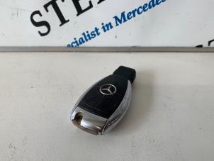 Usagé Clé Mercedes S (W221) 3.0 S-320 CDI 24V Prix € 25,00 Règlement à la marge proposé par Sterparts Mercedes specialist