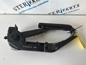 Used Accelerator pedal Mercedes S (W221) 3.0 S-320 CDI 24V Price € 50,00 Margin scheme offered by Sterparts Mercedes specialist