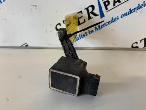 Used Xenon height adjustment Mercedes S (W221) 3.0 S-320 CDI 24V Price € 25,00 Margin scheme offered by Sterparts Mercedes specialist