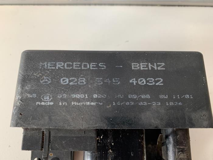 Glow plug relay from a Mercedes-Benz S (W220) 3.2 S-320 CDI 2003