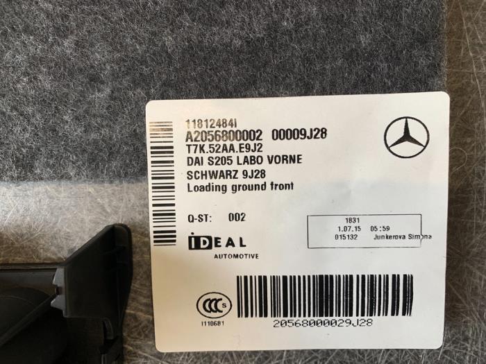 Alfombrilla de maletero de un Mercedes-Benz C Estate (S205) C-220 CDI BlueTEC, C-220 d 2.2 16V 2015