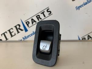 Used Electric seat switch Mercedes C Estate (S205) C-220 CDI BlueTEC, C-220 d 2.2 16V Price € 12,95 Margin scheme offered by Sterparts Mercedes specialist