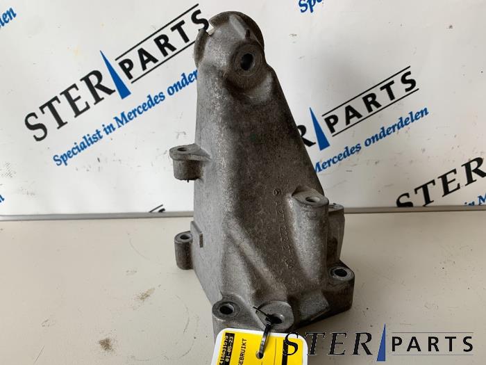 Used Engine mount Mercedes E (C207) E-200 CGI 16V BlueEfficiency Price € 24,95 Margin scheme offered by Sterparts Mercedes specialist