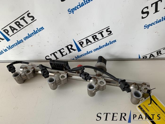 Usagé Système d'injection Mercedes E (C207) E-200 CGI 16V BlueEfficiency Prix € 39,50 Règlement à la marge proposé par Sterparts Mercedes specialist