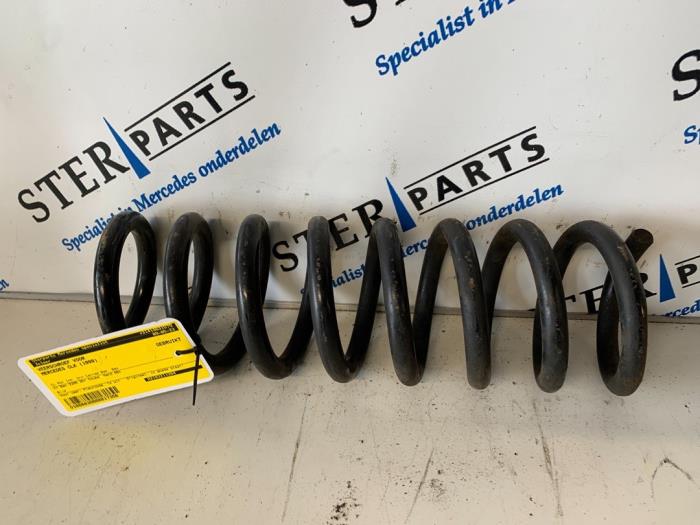 Front spring screw from a Mercedes-Benz CLK (W208) 2.3 230K 16V 1999