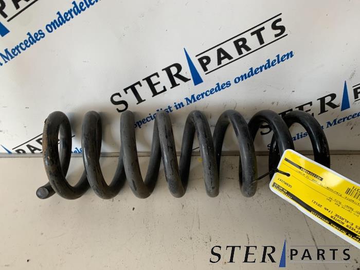 Begagnade Bakre spolfjäder Mercedes E (W212) E-350 CDI BlueEfficiency 3.0 V6 24V Pris € 19,95 Marginaltabell erbjuds av Sterparts Mercedes specialist
