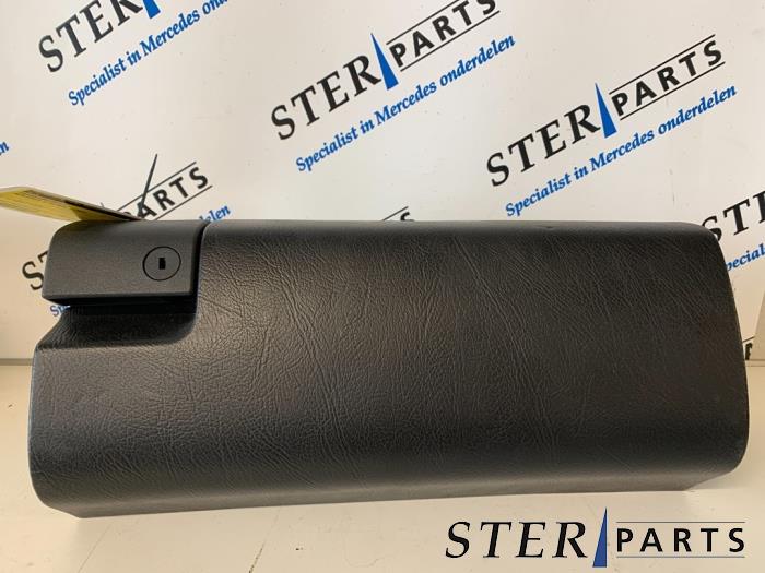 Begagnade Handskfack Mercedes E (W210) 2.0 E-200 D 16V Pris € 19,95 Marginaltabell erbjuds av Sterparts Mercedes specialist
