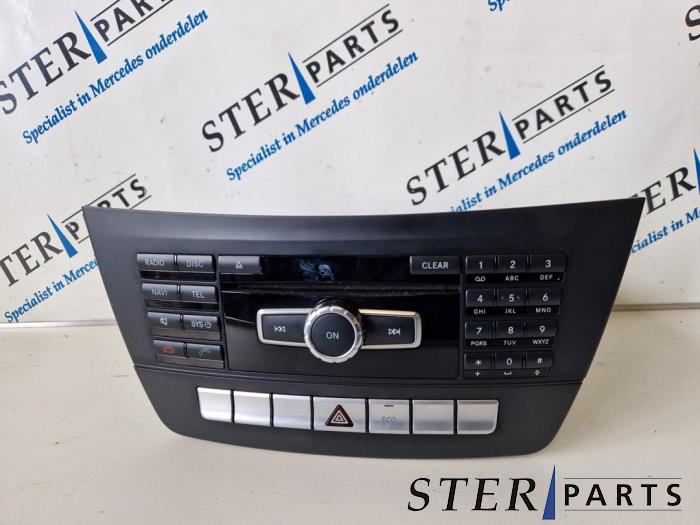 Używane System nawigacji Mercedes C Estate (S204) 2.2 C-180 CDI 16V BlueEFFICIENCY Cena € 199,50 Procedura marży oferowane przez Sterparts Mercedes specialist