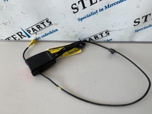 Used Front seatbelt buckle, left Mercedes E (W212) E-220 CDI 16V BlueEfficiency,BlueTEC Price € 19,95 Margin scheme offered by Sterparts Mercedes specialist