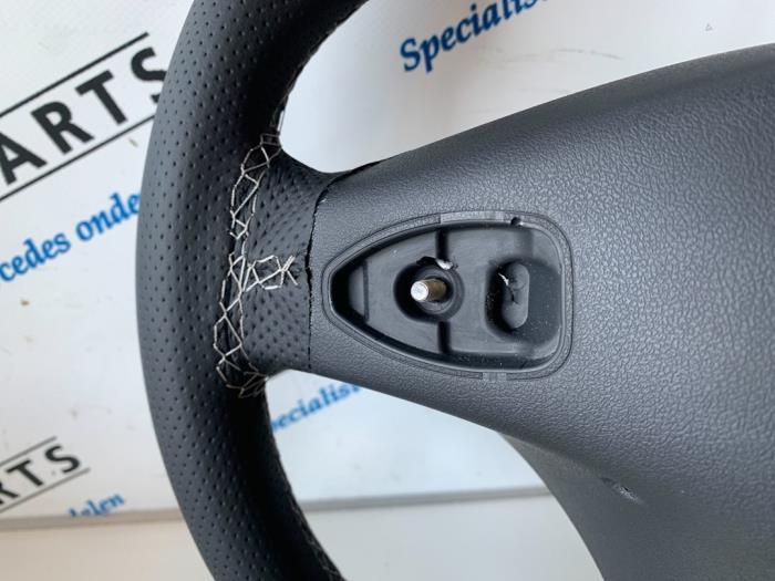 Steering wheel from a Mercedes-Benz Vito (447.6) 1.6 109 CDI 16V 2016