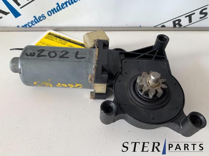 Usados Motor de ventanilla de puerta Mercedes E (W210) 2.0 E-200K 16V Precio € 24,95 Norma de margen ofrecido por Sterparts Mercedes specialist