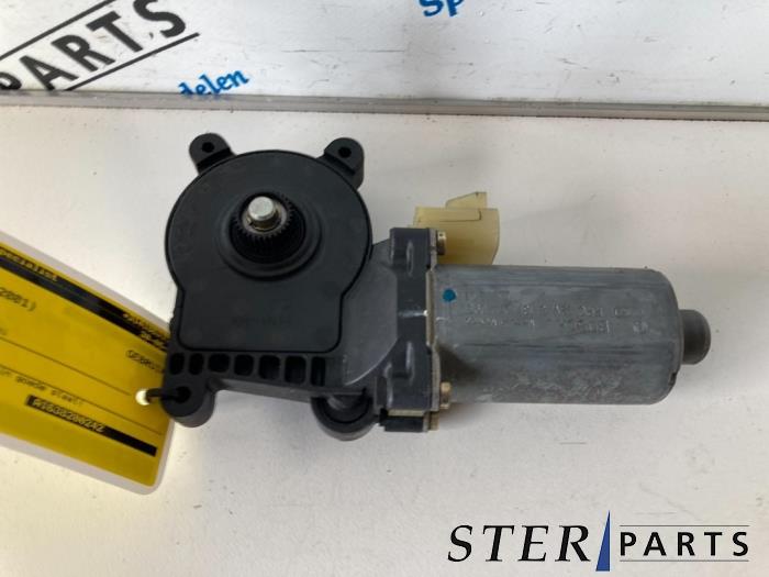 Usados Motor de ventanilla de puerta Mercedes ML I (163) 2.7 270 CDI 20V Precio € 24,95 Norma de margen ofrecido por Sterparts Mercedes specialist