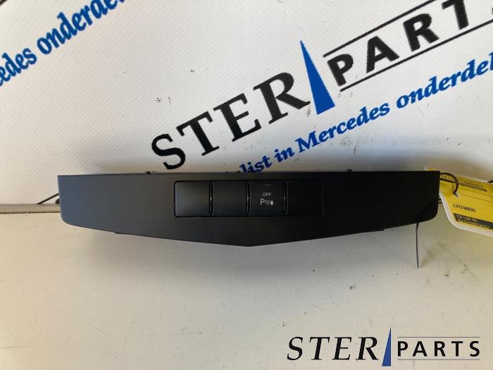 Begagnade PDC-panel Mercedes C (W204) 1.6 C-180K 16V BlueEfficiency Pris € 39,95 Marginaltabell erbjuds av Sterparts Mercedes specialist