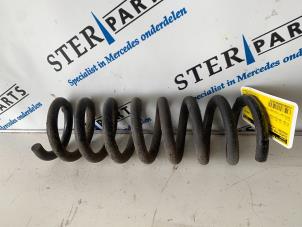 Używane Sprezyna srubowa tyl Mercedes C (W204) 1.6 C-180K 16V BlueEfficiency Cena € 19,95 Procedura marży oferowane przez Sterparts Mercedes specialist