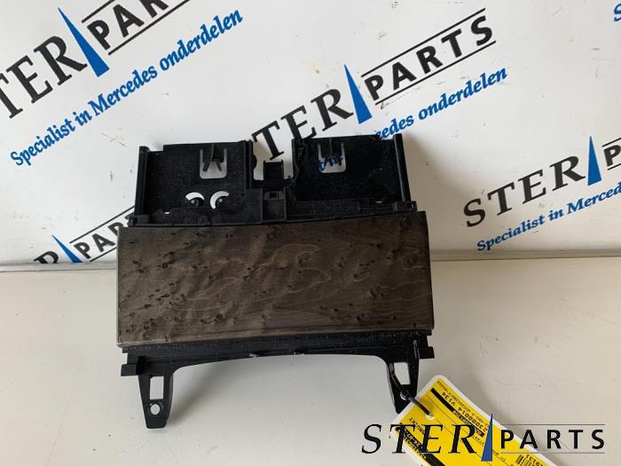 Begagnade Askkopp, fram Mercedes C Estate (S204) 3.0 C-320 CDI V6 24V 4-Matic Pris € 24,95 Marginaltabell erbjuds av Sterparts Mercedes specialist