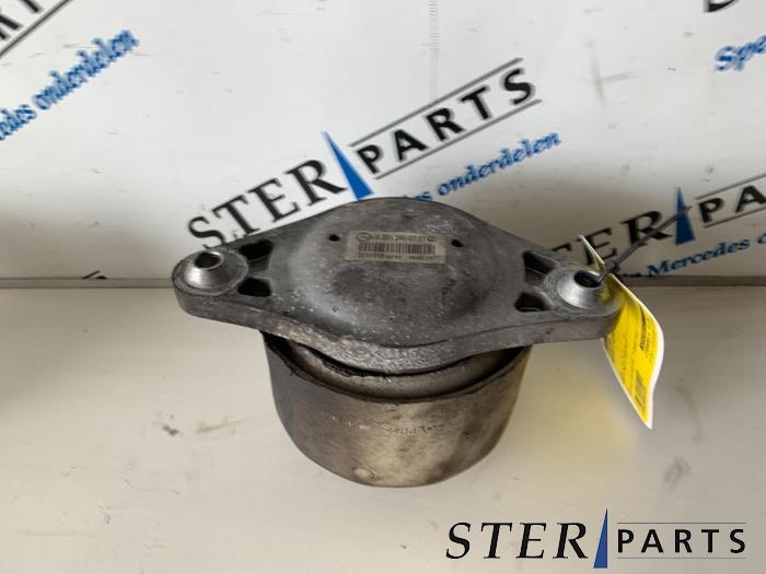 Used Engine mount Mercedes C Estate (S204) 3.0 C-320 CDI V6 24V 4-Matic Price € 35,00 Margin scheme offered by Sterparts Mercedes specialist