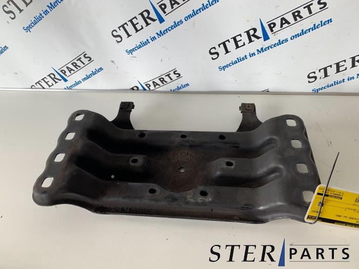 Used Engine mount Mercedes C Estate (S204) 3.0 C-320 CDI V6 24V 4-Matic Price € 30,00 Margin scheme offered by Sterparts Mercedes specialist