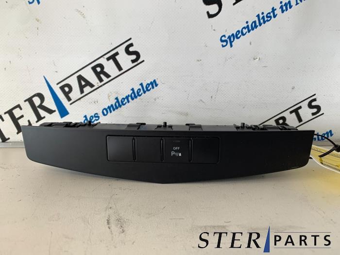 Begagnade PDC-panel Mercedes C (W204) 2.2 C-200 CDI 16V Eco Pris € 39,95 Marginaltabell erbjuds av Sterparts Mercedes specialist