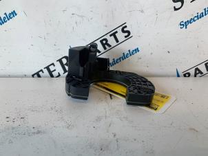 Used Steering column module Mercedes E Combi (S211) 2.2 E-220 CDI 16V Price € 34,95 Margin scheme offered by Sterparts Mercedes specialist