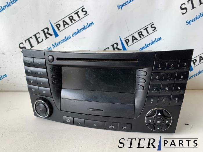 Używane System nawigacji Mercedes E Combi (S211) 2.2 E-220 CDI 16V Cena € 195,00 Procedura marży oferowane przez Sterparts Mercedes specialist
