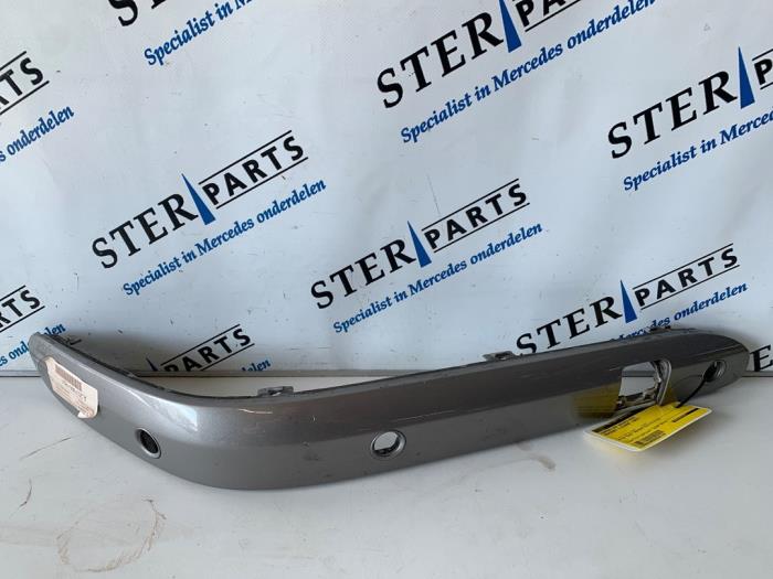Front bumper strip, right from a Mercedes-Benz C (W203) 2.2 C-200 CDI 16V 2002