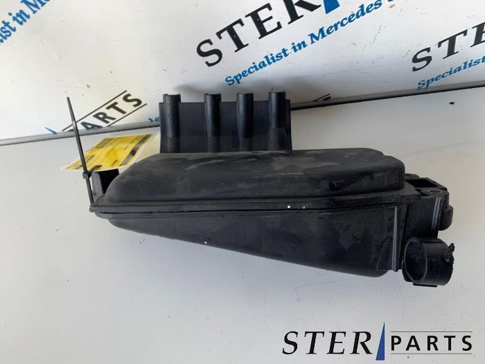 Vacuum air tank