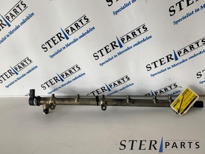 Usagé Système d'injection Mercedes E Combi (S211) 3.2 E-320 CDI 24V Prix € 75,00 Règlement à la marge proposé par Sterparts Mercedes specialist