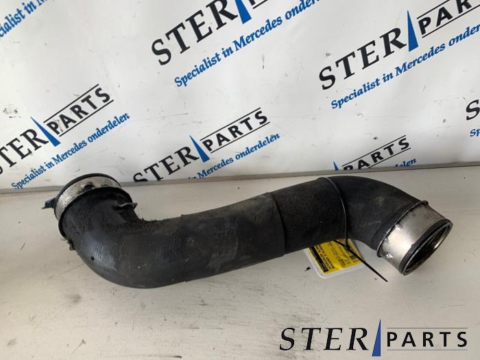 Gebrauchte Intercooler Schlauch Mercedes E Combi (S211) 3.2 E-320 CDI 24V Preis € 15,00 Margenregelung angeboten von Sterparts Mercedes specialist
