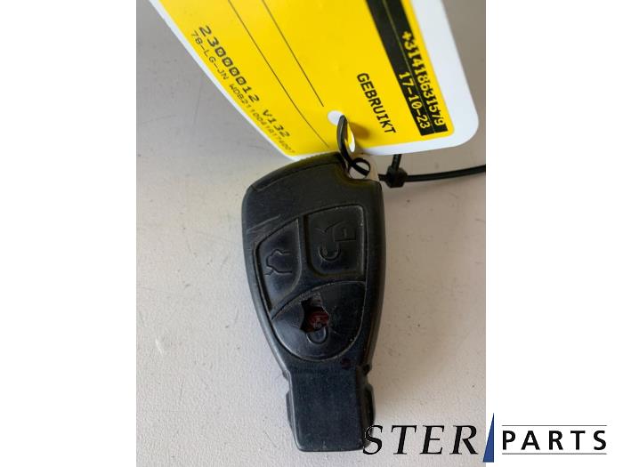 Używane Klucz Mercedes E (W211) 2.2 E-200 CDI 16V Cena € 19,95 Procedura marży oferowane przez Sterparts Mercedes specialist