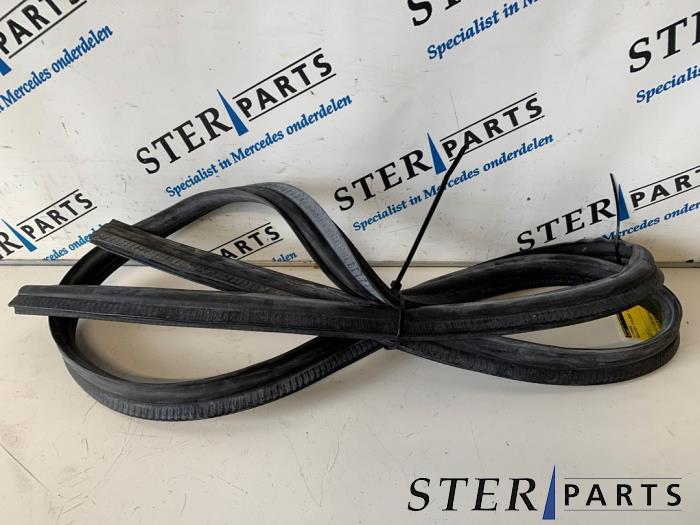Gebrauchte Sonstige Mercedes E (W211) 2.2 E-200 CDI 16V Preis € 9,95 Margenregelung angeboten von Sterparts Mercedes specialist