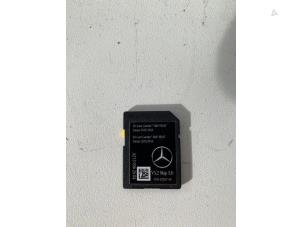 Nowe Karta SD do nawigacji Mercedes E (W213) E-200 2.0 Turbo 16V Cena € 30,25 Z VAT oferowane przez Sterparts Mercedes specialist