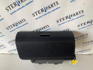 Begagnade Handskfack Mercedes B (W245) 2.0 B-200 16V Turbo Pris € 24,95 Marginaltabell erbjuds av Sterparts Mercedes specialist