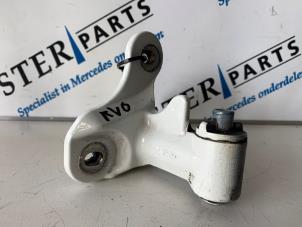 Used Front door hinge, right Mercedes B (W246,242) 1.6 B-180 BlueEFFICIENCY Turbo 16V Price € 14,95 Margin scheme offered by Sterparts Mercedes specialist