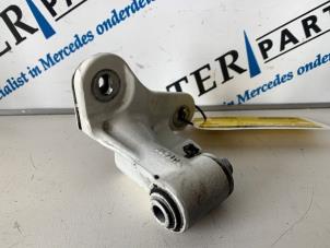 Used Rear door hinge, left Mercedes B (W246,242) 1.6 B-180 BlueEFFICIENCY Turbo 16V Price € 14,95 Margin scheme offered by Sterparts Mercedes specialist