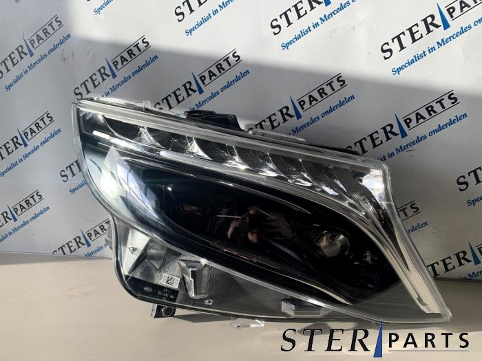 Nowe Reflektor prawy Mercedes Vito (447.6) 2.0 119 CDI 16V Cena € 906,90 Z VAT oferowane przez Sterparts Mercedes specialist