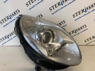 Used Headlight, right Mercedes R (W251) 3.0 320 CDI 24V 4-Matic Price € 295,00 Margin scheme offered by Sterparts Mercedes specialist