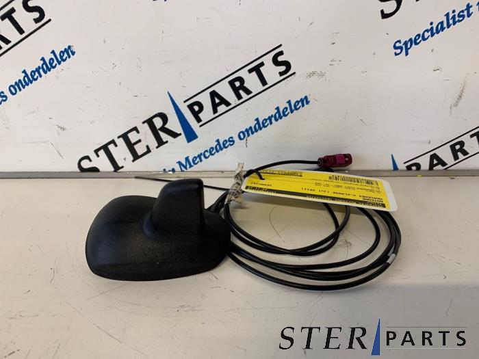 Używane Antena Mercedes C Estate (S204) 2.2 C-180 CDI 16V BlueEFFICIENCY Cena € 34,95 Procedura marży oferowane przez Sterparts Mercedes specialist