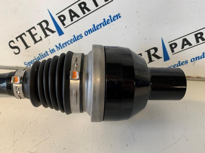 Front drive shaft, right from a Mercedes-Benz A (177.0) 1.3 A-180 Turbo 16V 2022
