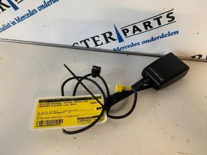 Used Front seatbelt buckle, right Mercedes E Estate (S212) E-220 CDI 16V BlueEfficiency Price € 19,95 Margin scheme offered by Sterparts Mercedes specialist