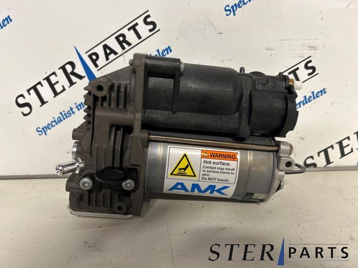 Nya Luftpump (fjädring) Mercedes ML III (166) 2.1 ML-250 CDI 16V BlueTEC 4-Matic Pris € 471,30 Inklusive moms erbjuds av Sterparts Mercedes specialist