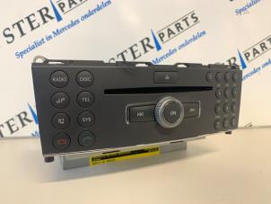 Usagé Radio/Lecteur CD Mercedes C (W204) 2.2 C-200 CDI 16V BlueEFFICIENCY Prix € 145,00 Règlement à la marge proposé par Sterparts Mercedes specialist