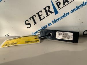 Used Antenna Amplifier Mercedes E (W212) E-350 CDI BlueEfficiency 3.0 V6 24V Price € 14,95 Margin scheme offered by Sterparts Mercedes specialist