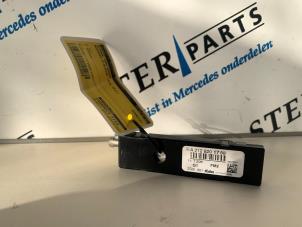 Used Antenna Amplifier Mercedes E (W212) E-350 CDI BlueEfficiency 3.0 V6 24V Price € 19,95 Margin scheme offered by Sterparts Mercedes specialist