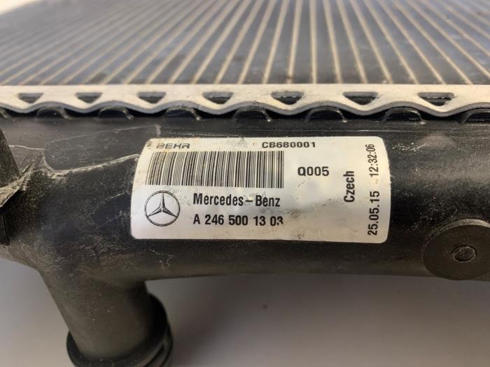 Radiateur d'un Mercedes-Benz B (W246,242) 1.6 B-200 BlueEFFICIENCY Turbo 16V 2014